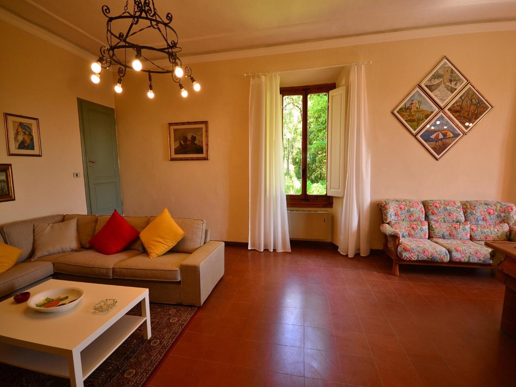 Lovely Holiday Home In Montefiridolfi With Hill View Exterior photo