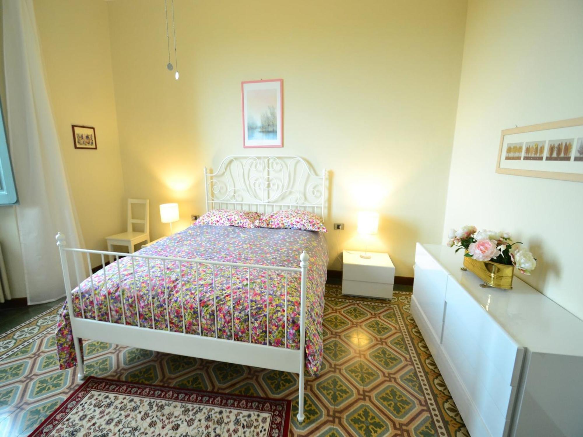 Lovely Holiday Home In Montefiridolfi With Hill View Exterior photo