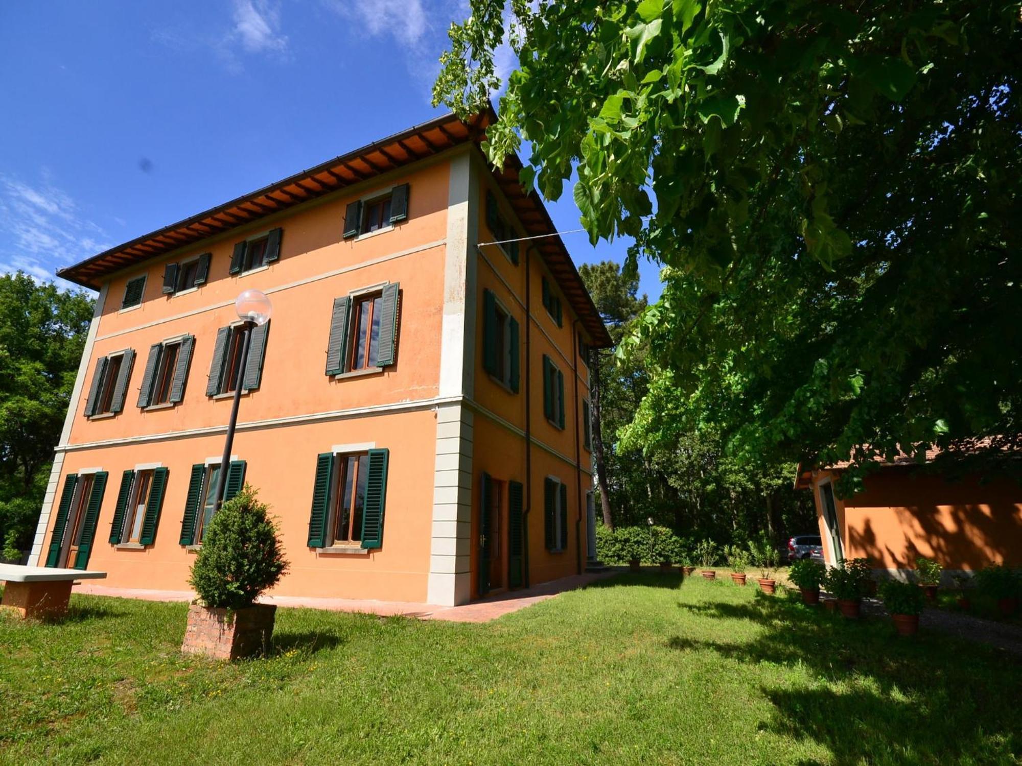 Lovely Holiday Home In Montefiridolfi With Hill View Exterior photo