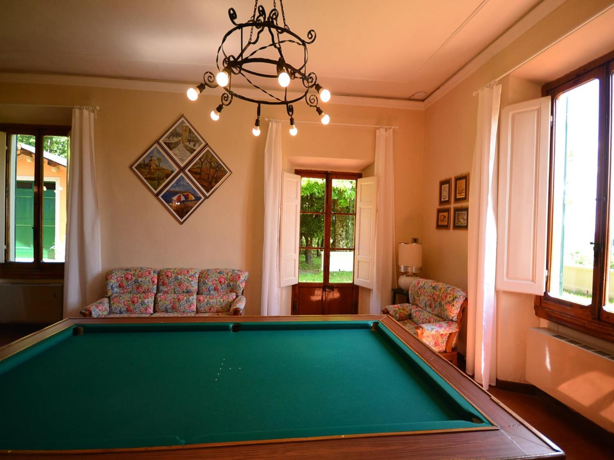 Lovely Holiday Home In Montefiridolfi With Hill View Exterior photo
