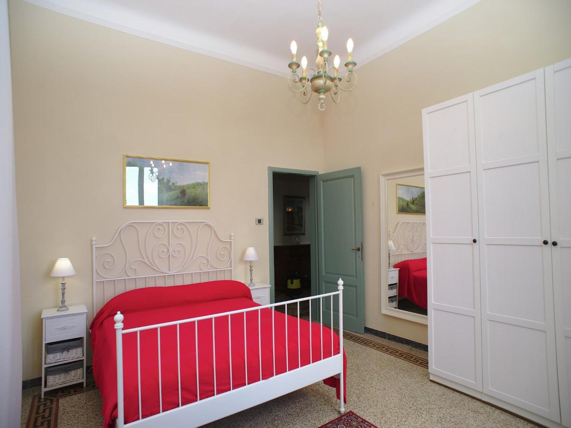 Lovely Holiday Home In Montefiridolfi With Hill View Exterior photo